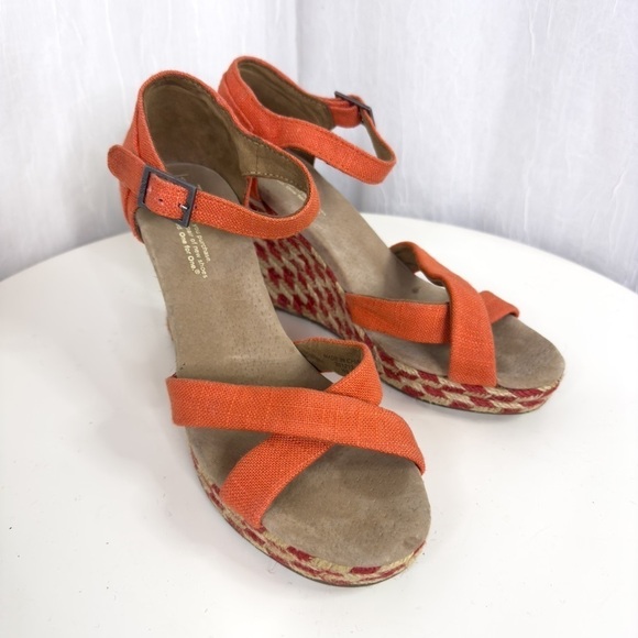 TOMS Wedges - Picture 2 of 13